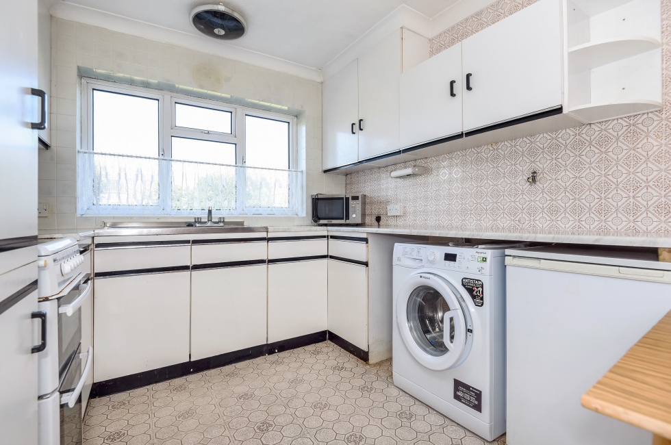 Property for Sale, East Wittering 11 Foxwarren Close Baileys Estate